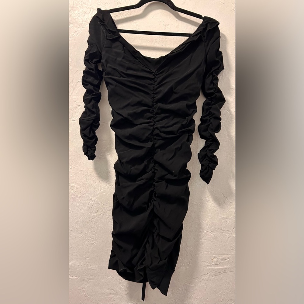 Black Ruched Stretchy Off-Shoulder Bodycon Dress (S/M)
